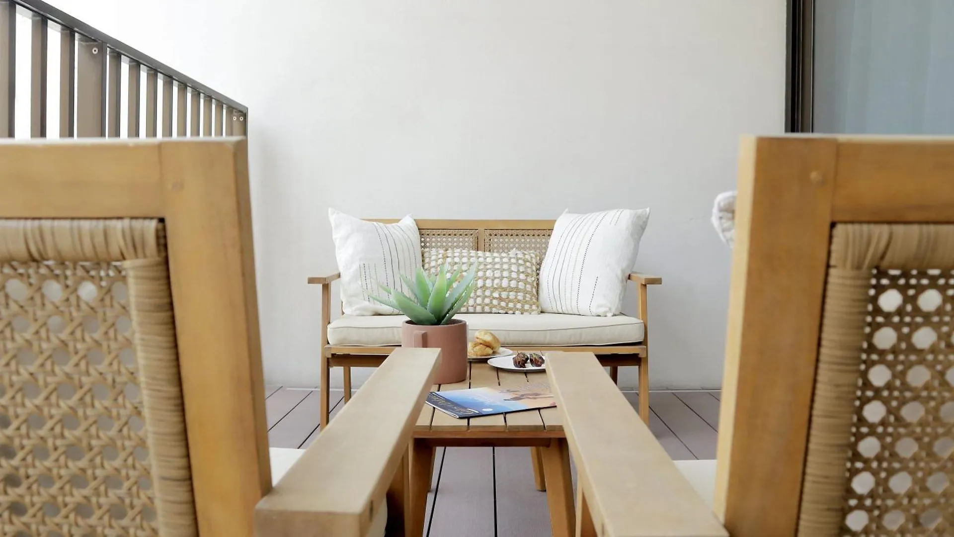 Apartment Airstay - City Walk - Luxurious 2Br Plus Guest Room - Monthly Offer Available Dubai