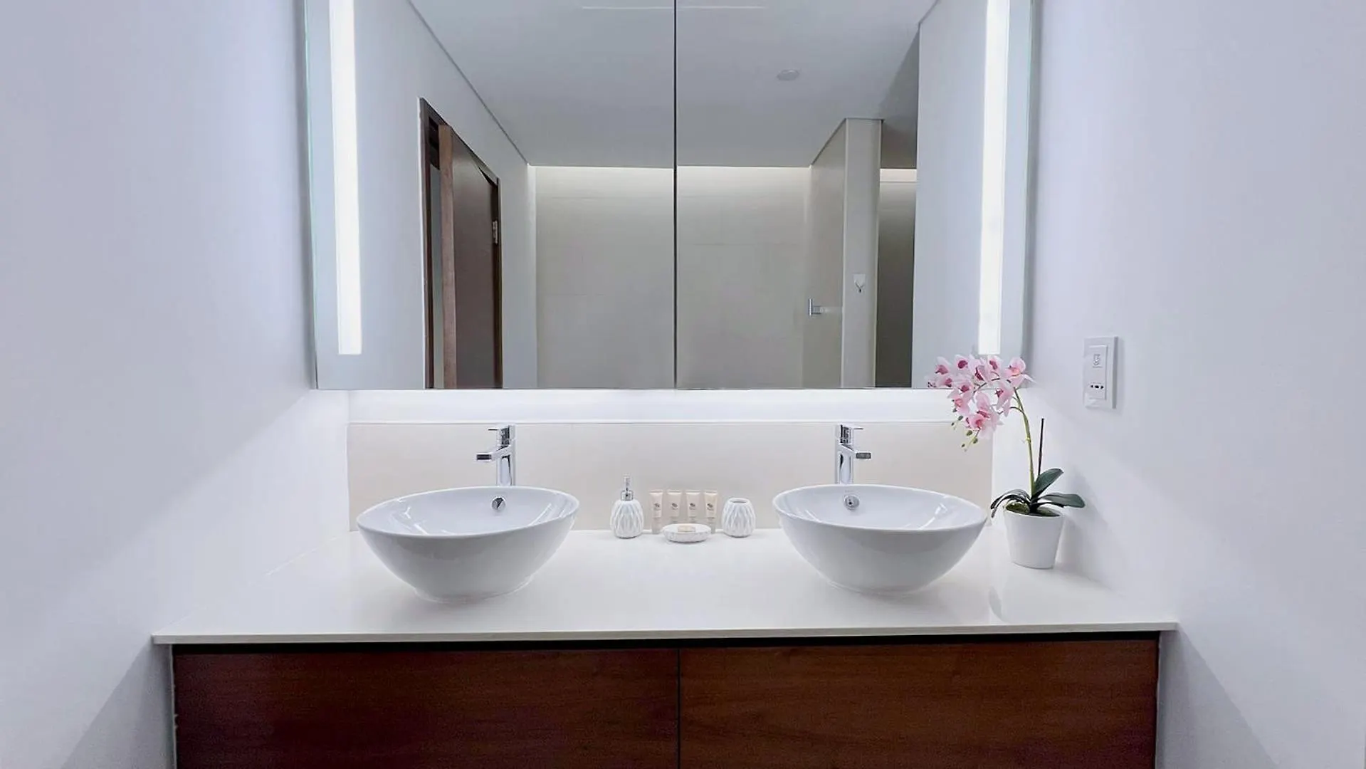 Airstay - City Walk - Luxurious 2Br Plus Guest Room - Monthly Offer Available Dubai United Arab Emirates