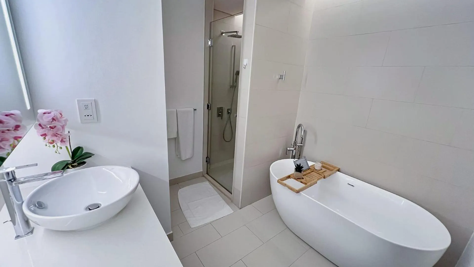 Airstay - City Walk - Luxurious 2Br Plus Guest Room - Monthly Offer Available Dubai Apartment